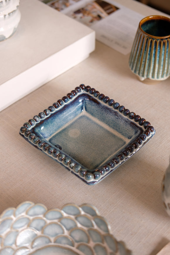 Icicle Pearl-Adorned Small Square Plate