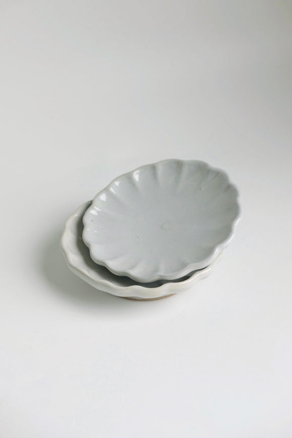 White Extra Small Petal Plate